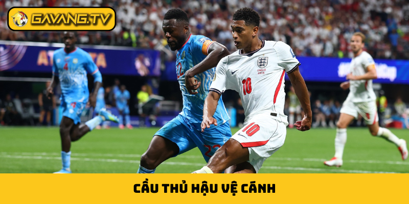 hậu vệ cánh