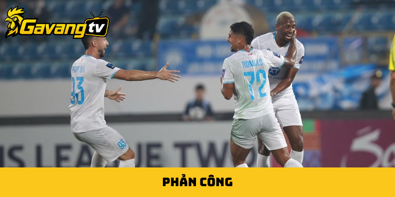 Phản công